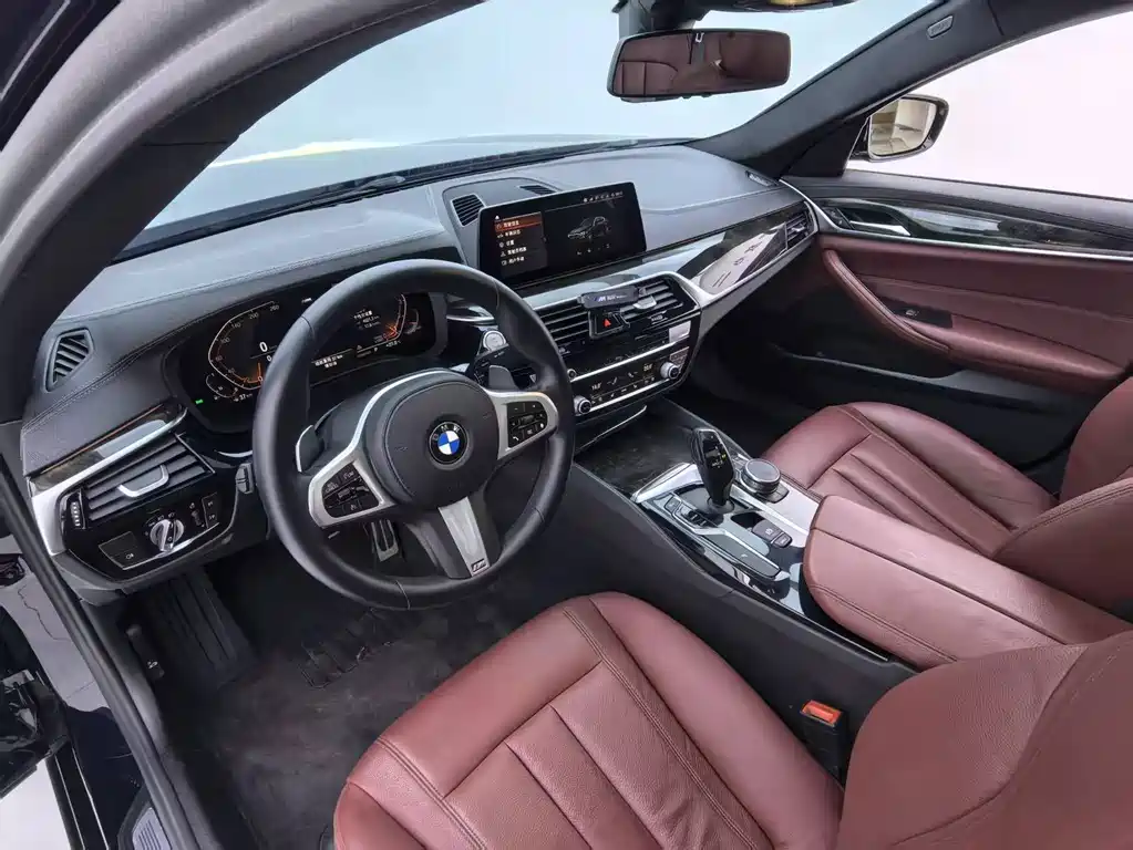 BMW 5 Series — фото 16