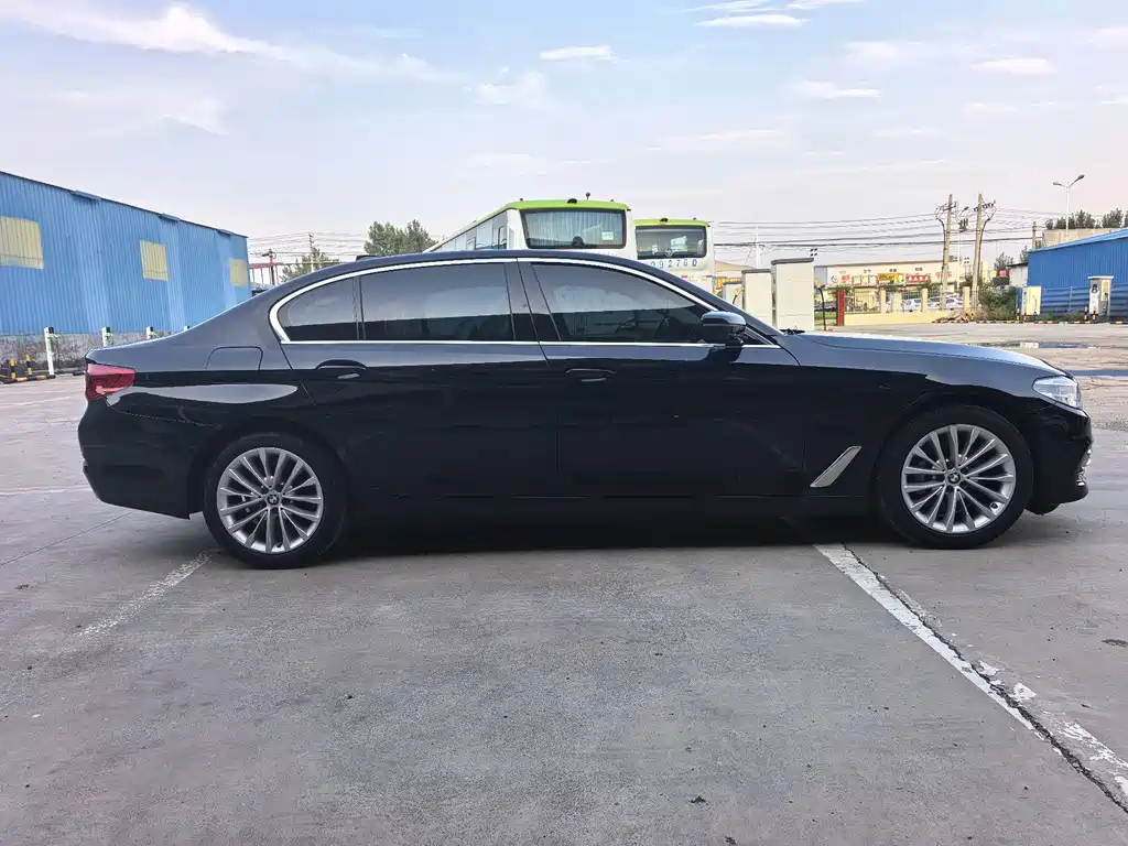 BMW 5 Series — фото 3