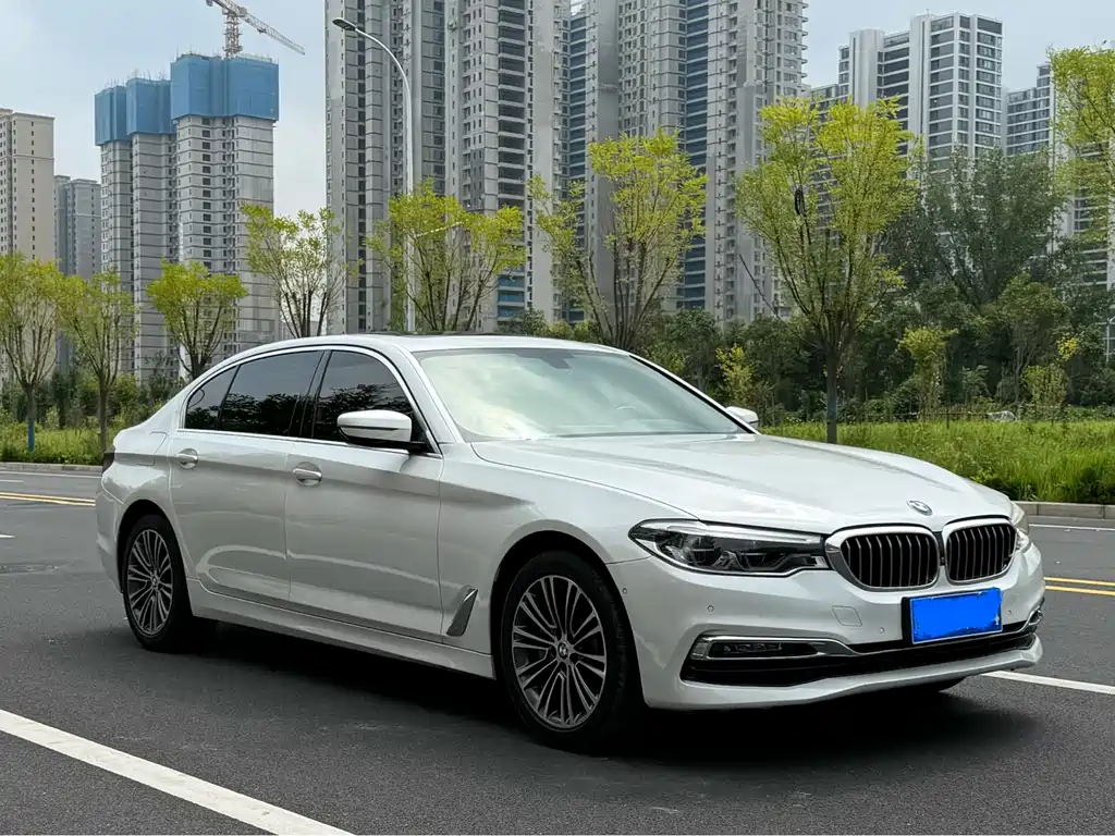 BMW 5 Series — фото 3