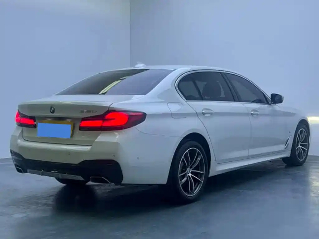 BMW 5 Series — фото 5
