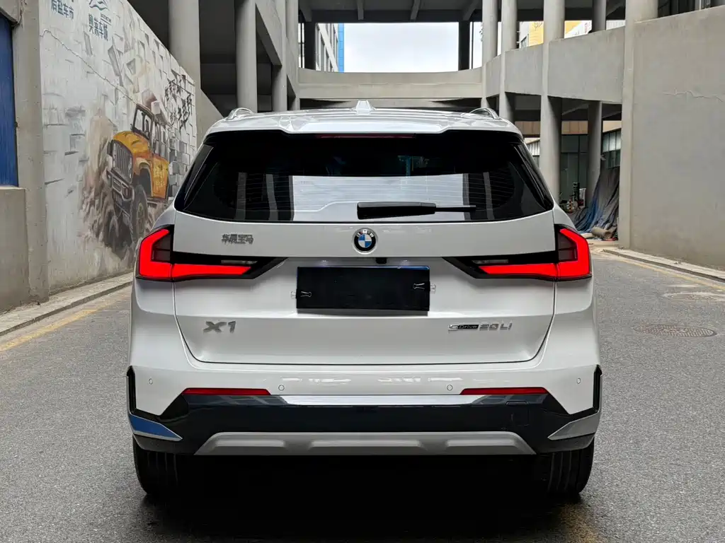 BMW X1 — фото 5