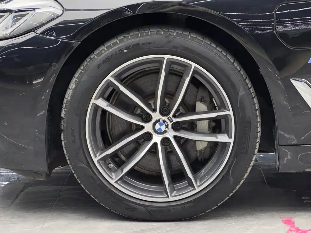 BMW 5 Series New Energy — фото 4