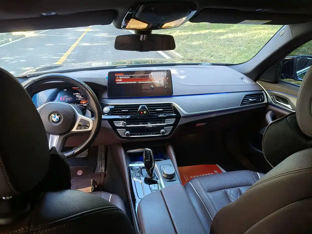 BMW 5 Series — фото 9