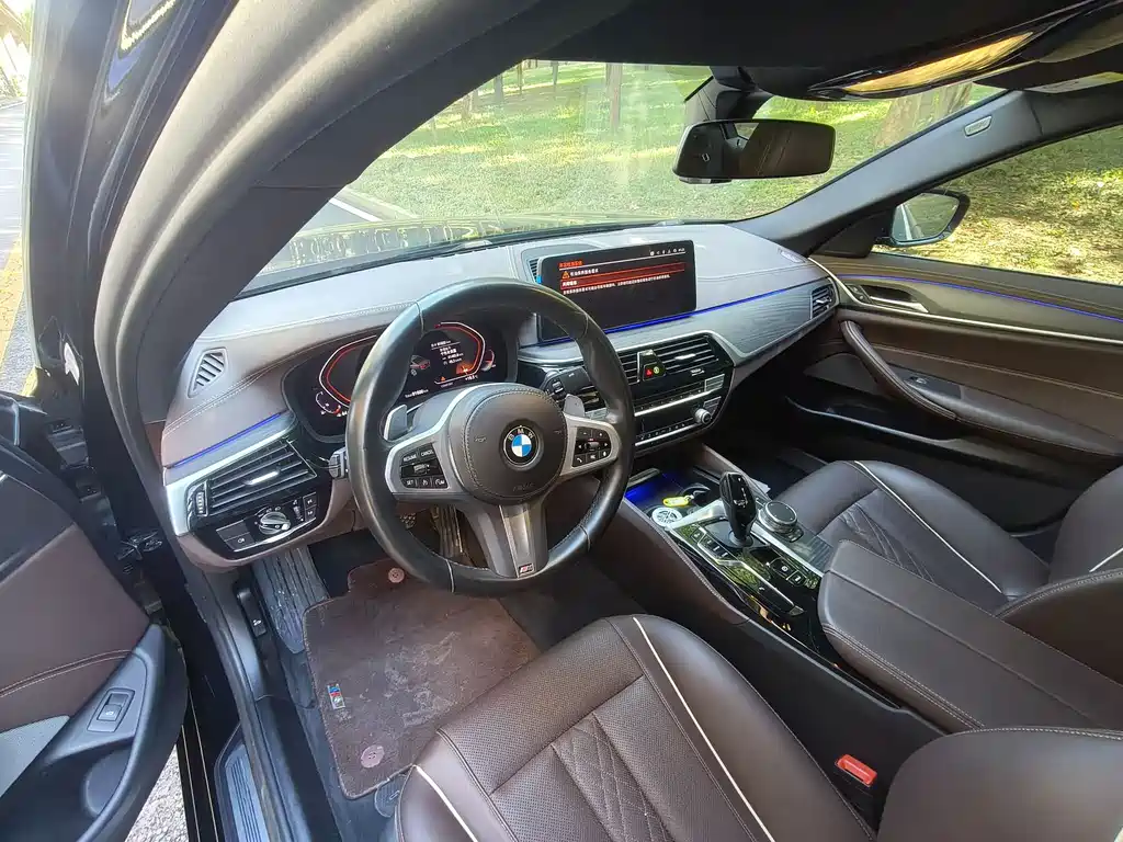 BMW 5 Series — фото 10