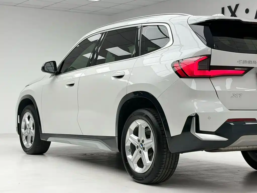 BMW X1 — фото 8