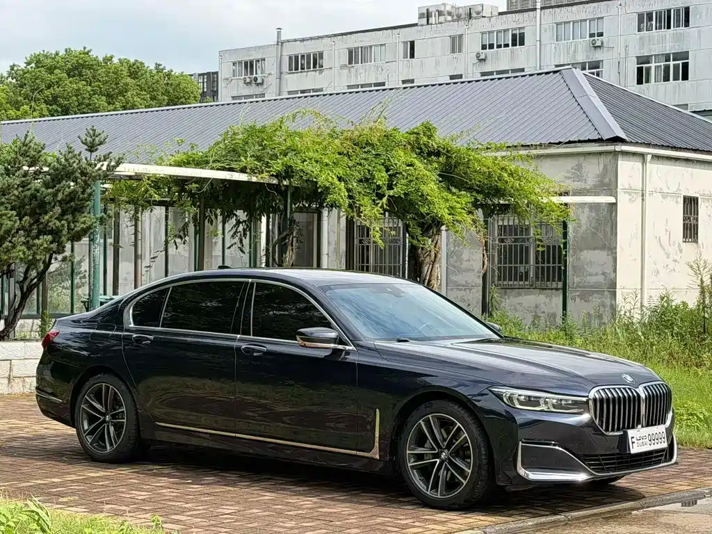 BMW 7 Series — фото 3