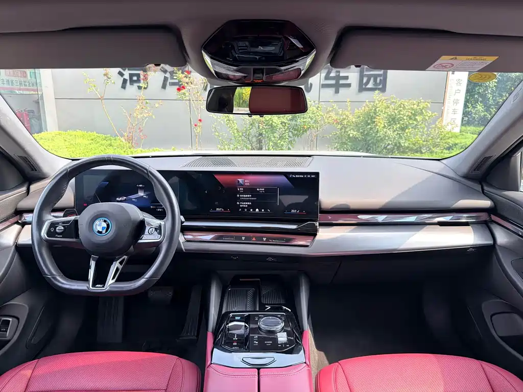 BMW i5 — фото 8