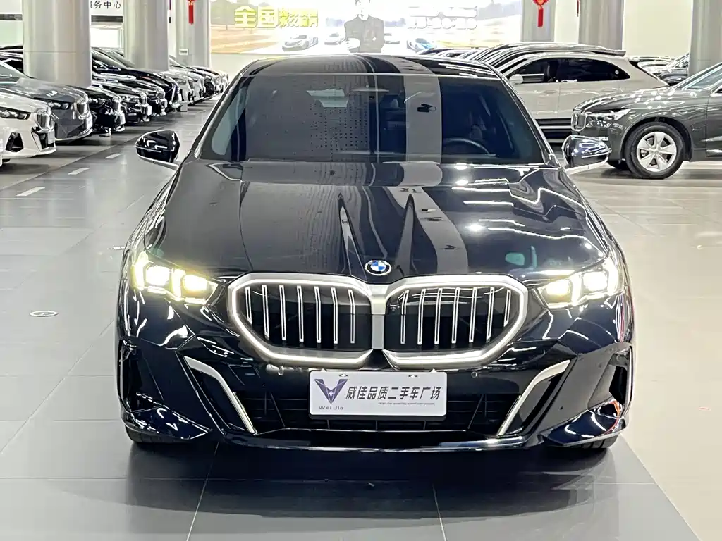 BMW 5 Series — фото 2