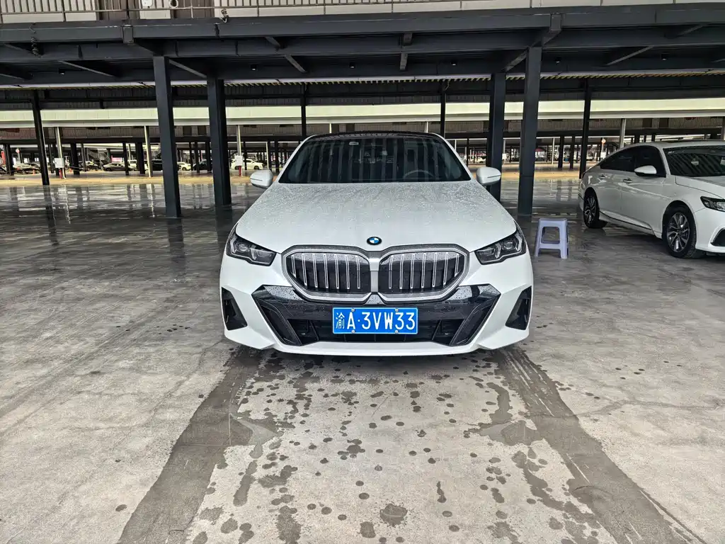 BMW 5 Series — фото 9