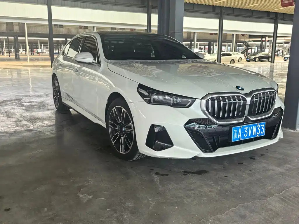 BMW 5 Series — фото 10