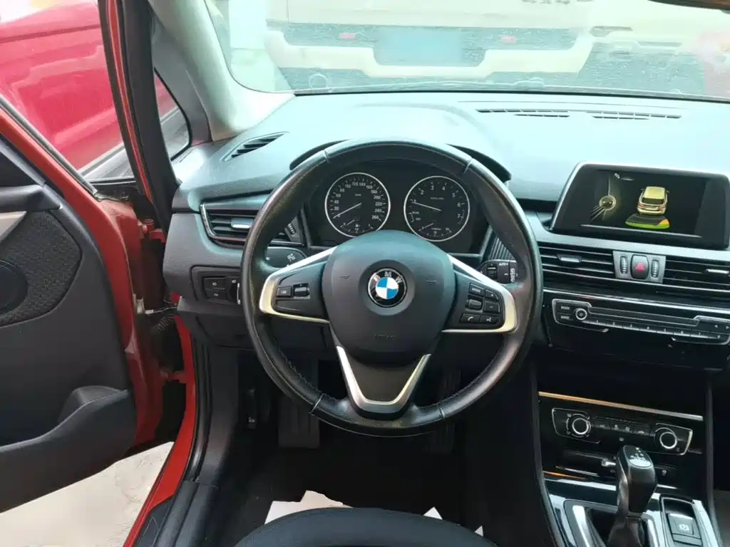 BMW 2 Series Active Tourer — фото 11