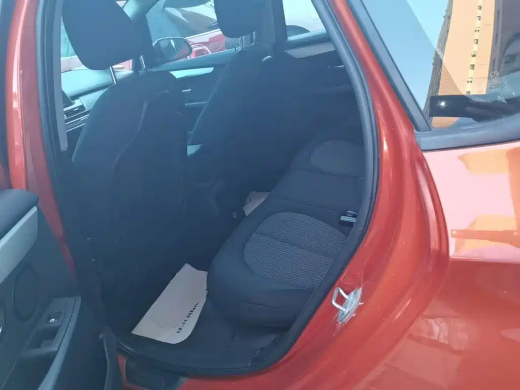 BMW 2 Series Active Tourer — фото 17