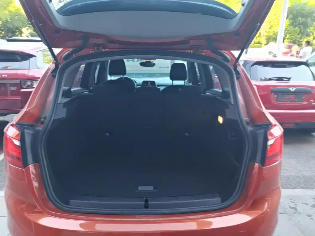 BMW 2 Series Active Tourer — фото 19