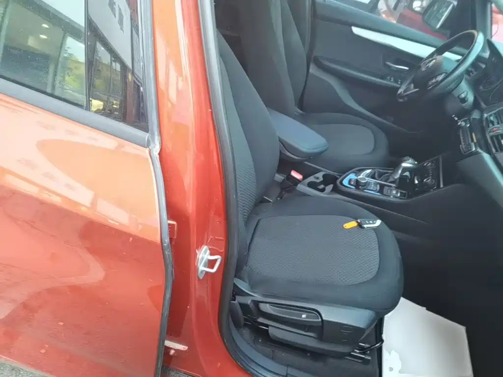 BMW 2 Series Active Tourer — фото 25