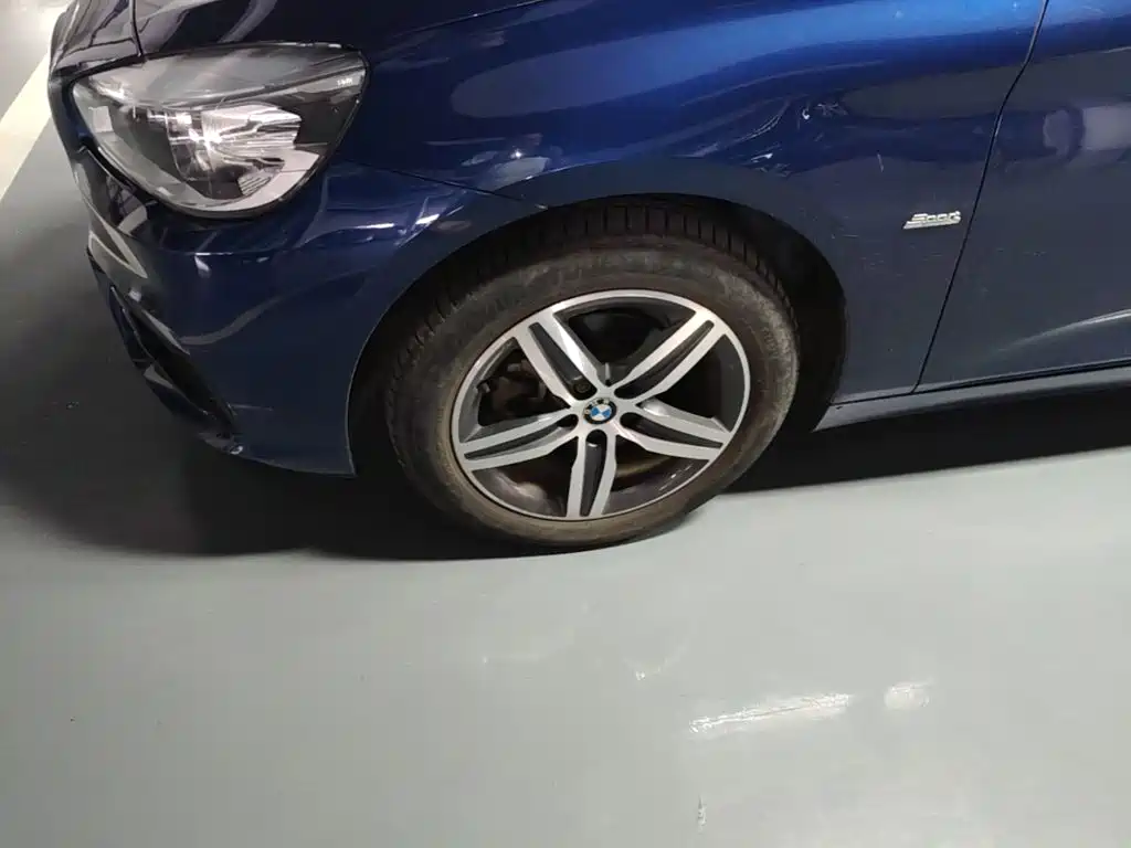 BMW 2 Series Active Tourer — фото 23