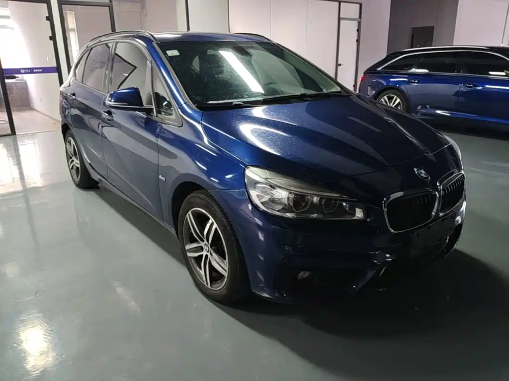 BMW 2 Series Active Tourer — фото 4