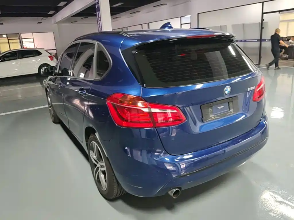 BMW 2 Series Active Tourer — фото 5