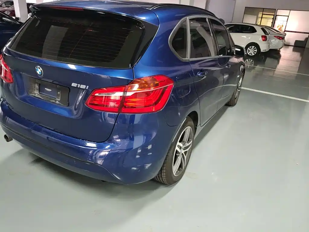 BMW 2 Series Active Tourer — фото 8