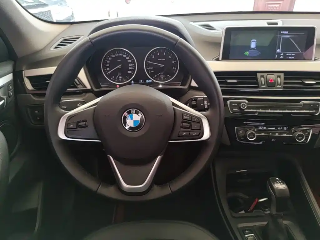 BMW X1 — фото 11