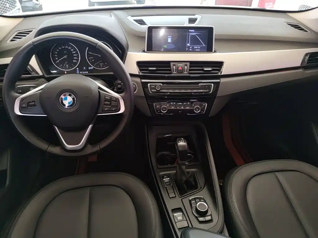 BMW X1 — фото 13