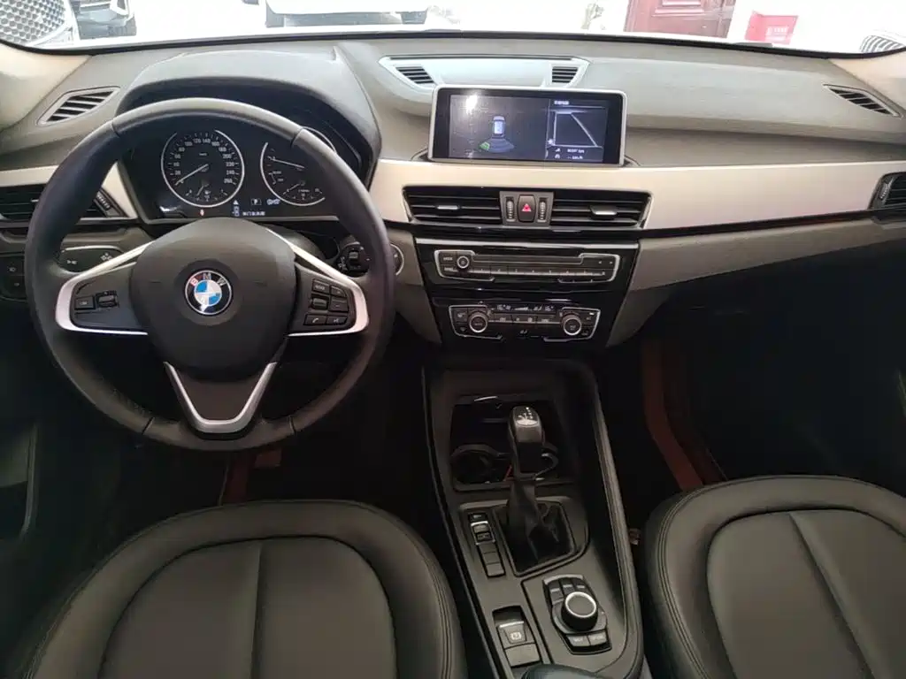 BMW X1 — фото 10