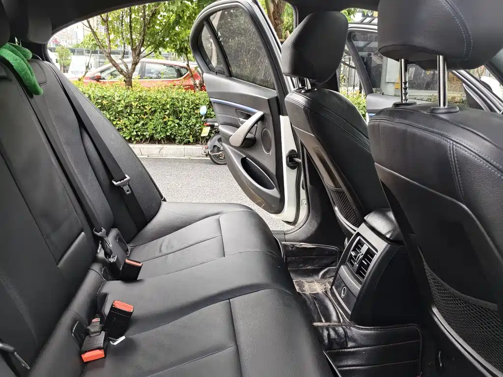 BMW 3 Series — фото 11