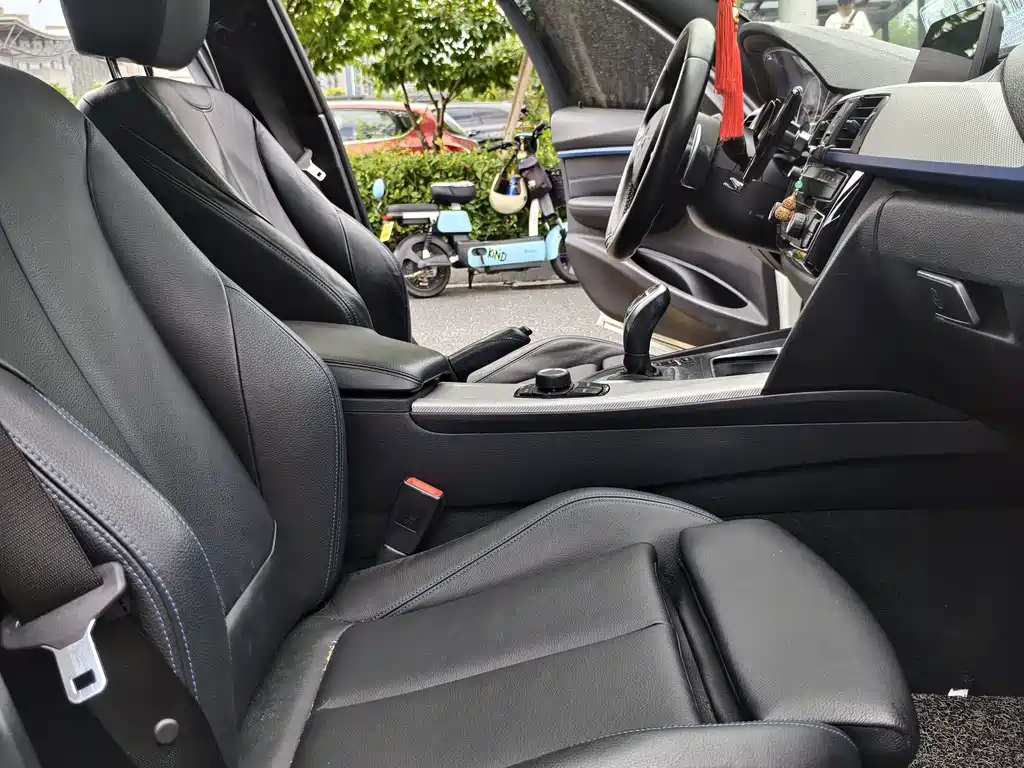 BMW 3 Series — фото 13