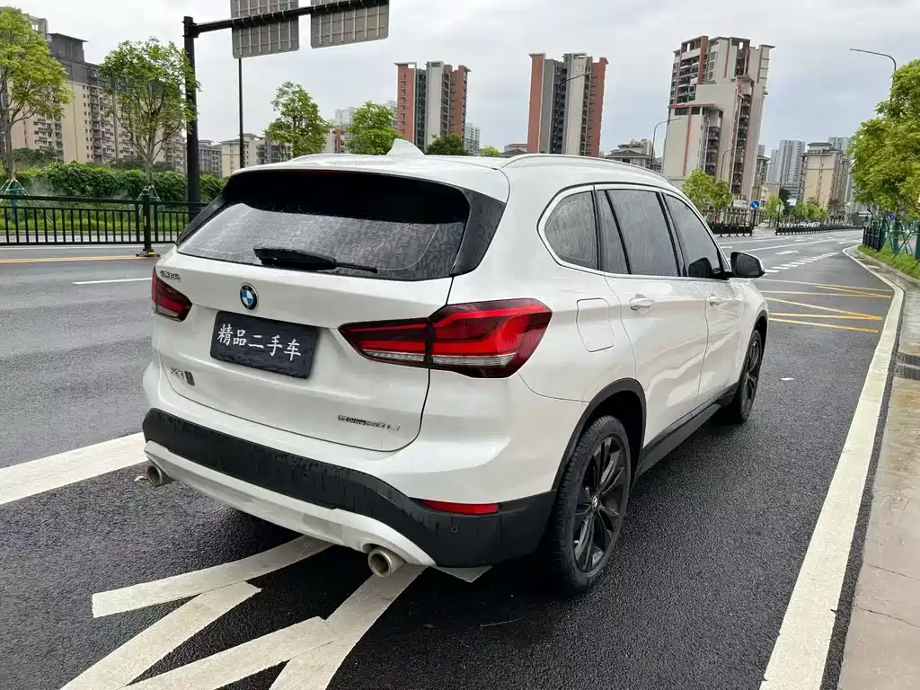 BMW X1 — фото 9