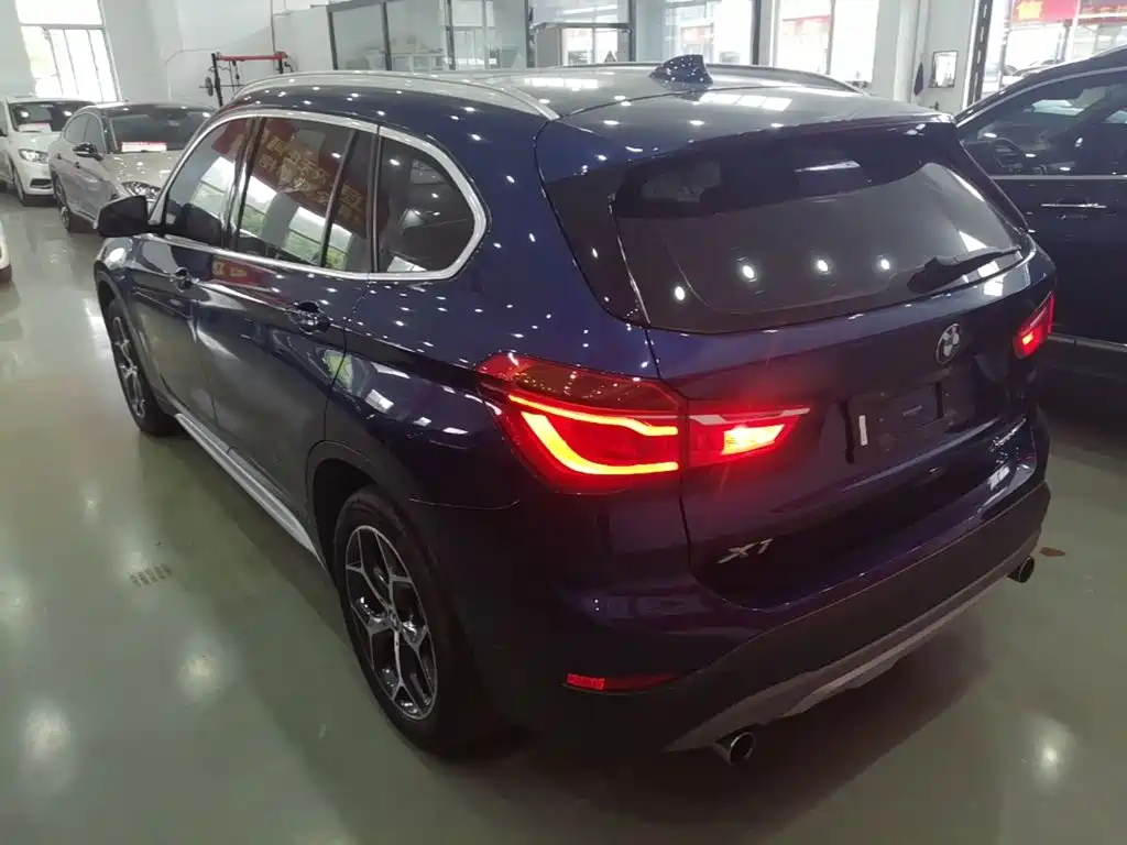 BMW X1 — фото 5