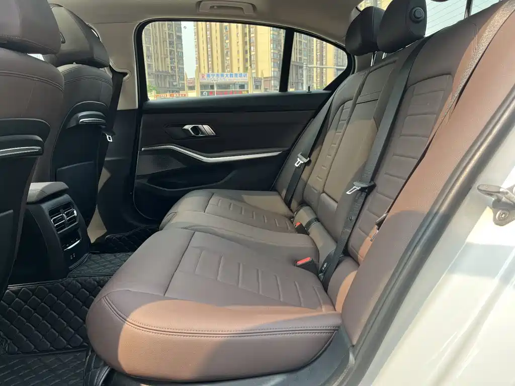 BMW 3 Series — фото 11