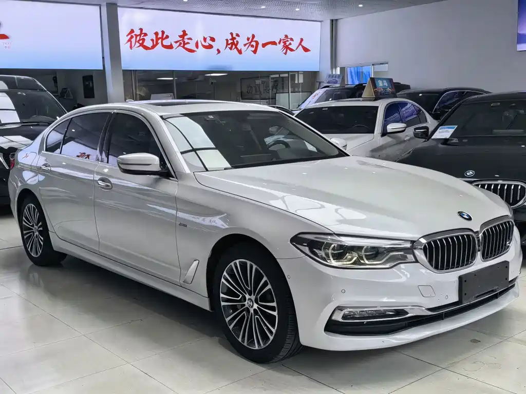 BMW 5 Series — фото 3