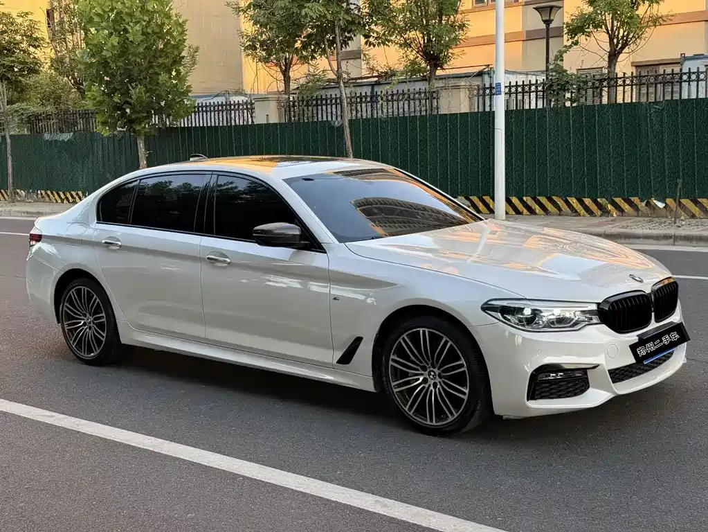 BMW 5 Series — фото 3
