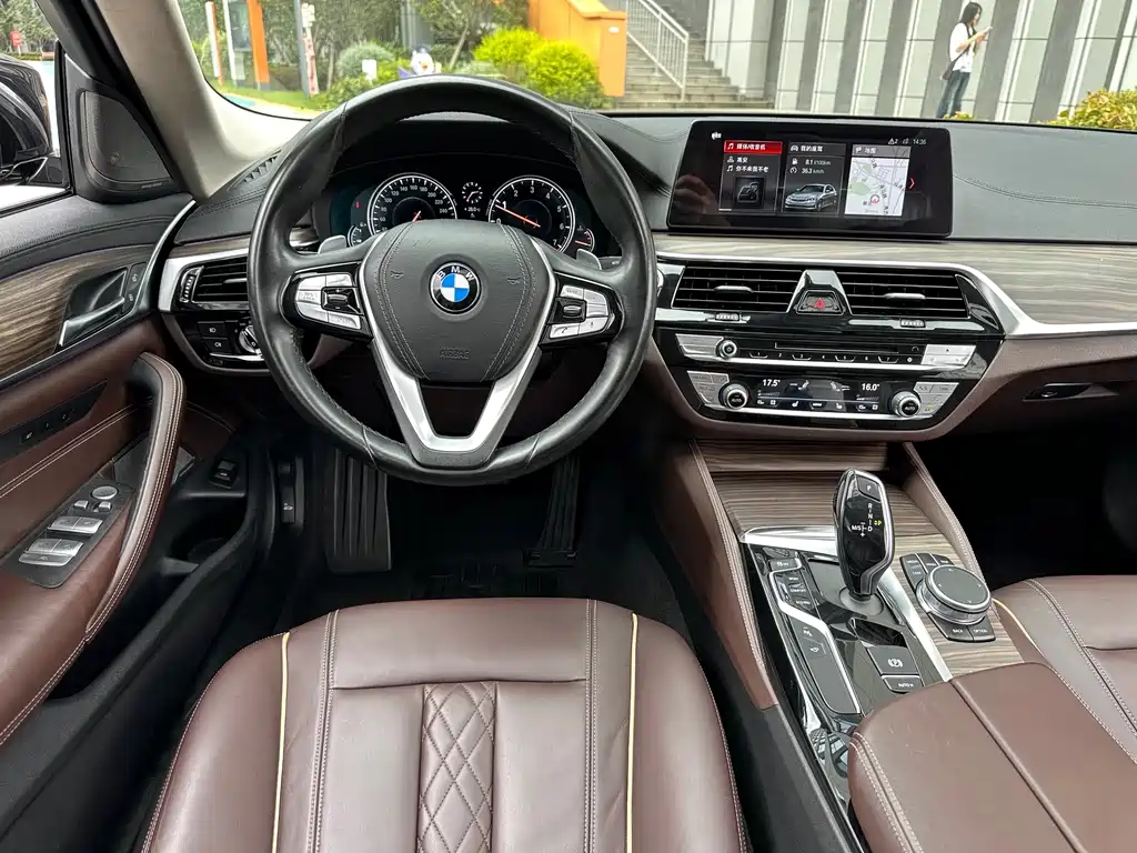 BMW 5 Series — фото 22