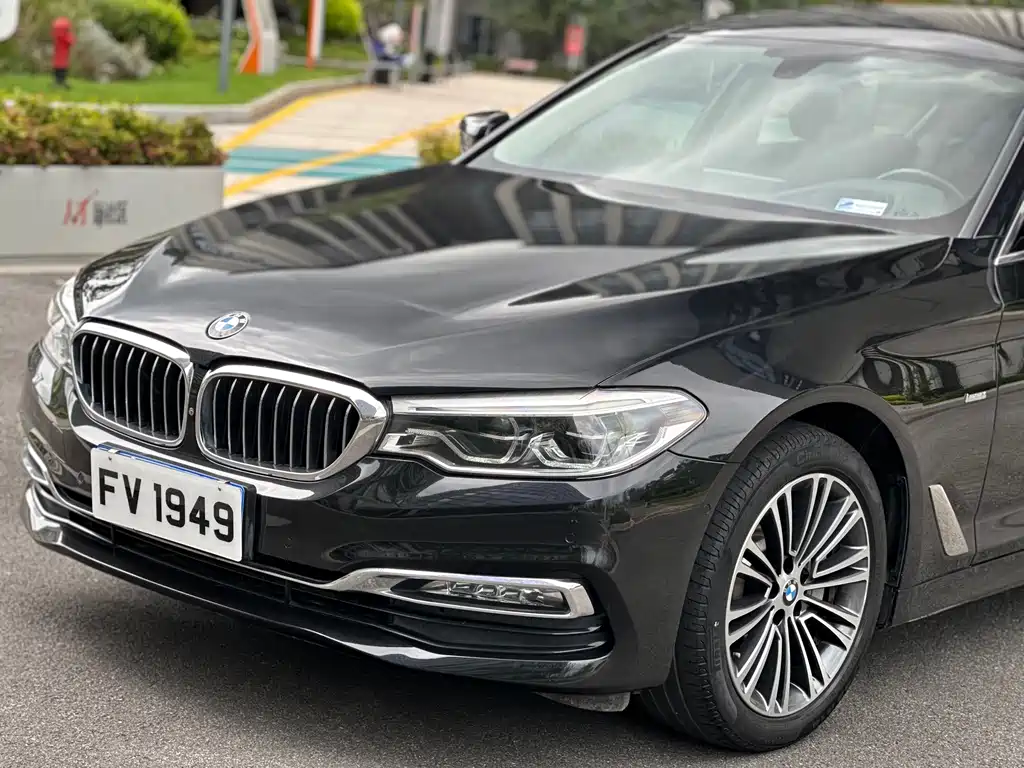 BMW 5 Series — фото 4