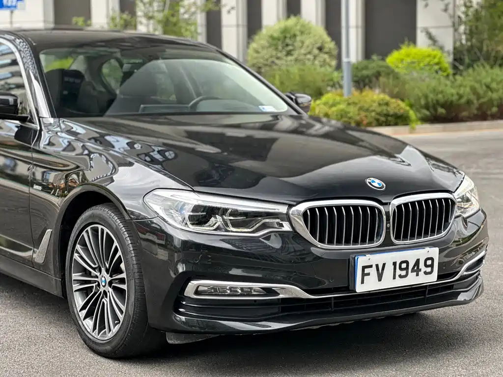 BMW 5 Series — фото 5