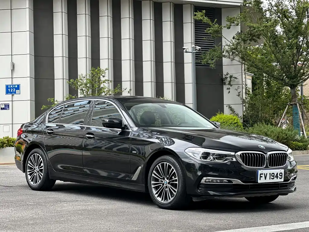 BMW 5 Series — фото 6