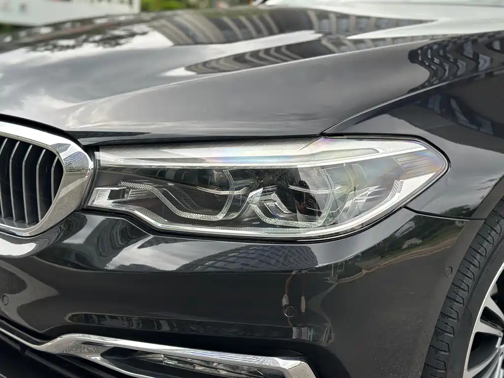 BMW 5 Series — фото 10
