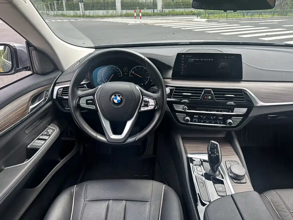 BMW 6 Series GT — фото 15