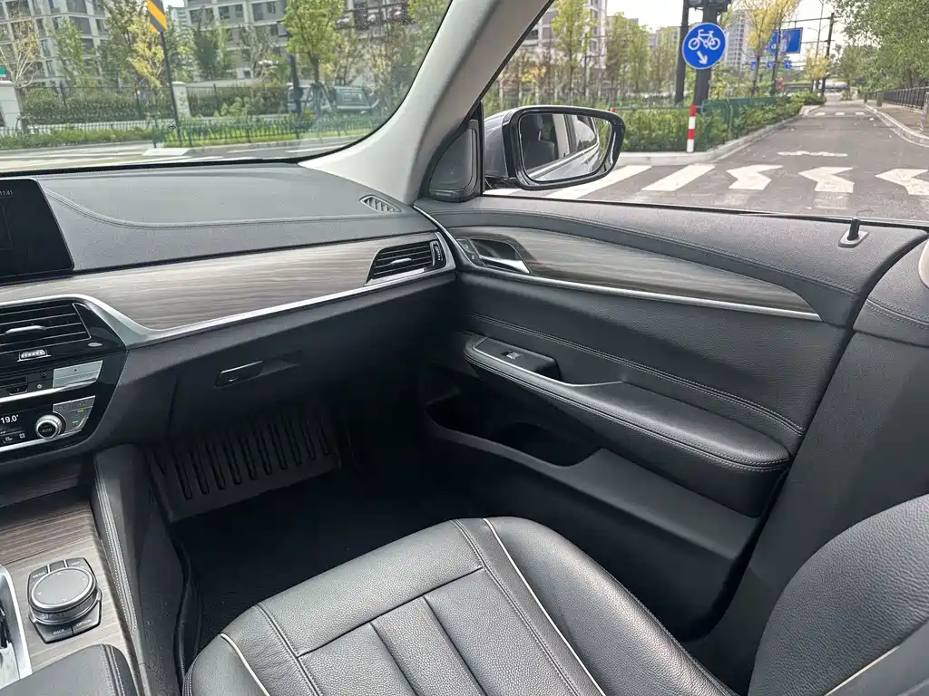 BMW 6 Series GT — фото 17