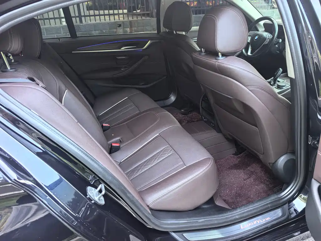 BMW 5 Series — фото 10