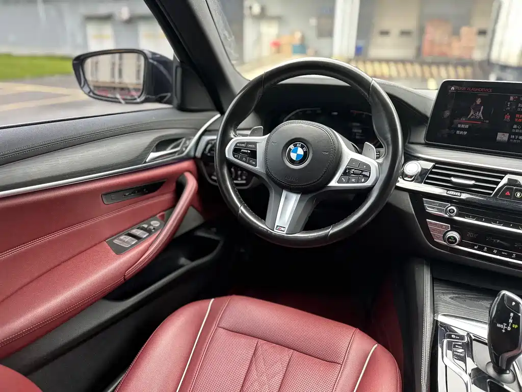 BMW 5 Series — фото 13
