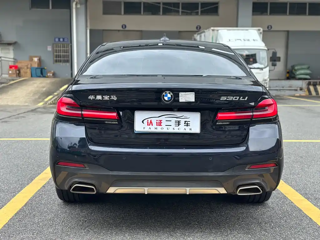 BMW 5 Series — фото 17