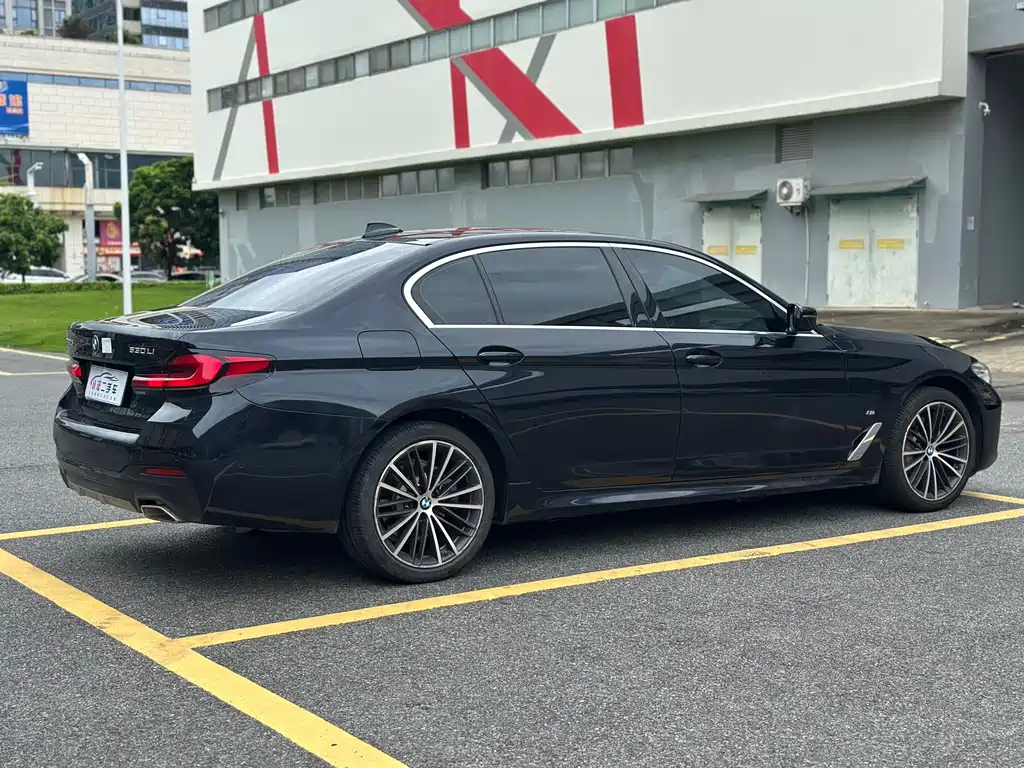 BMW 5 Series — фото 18