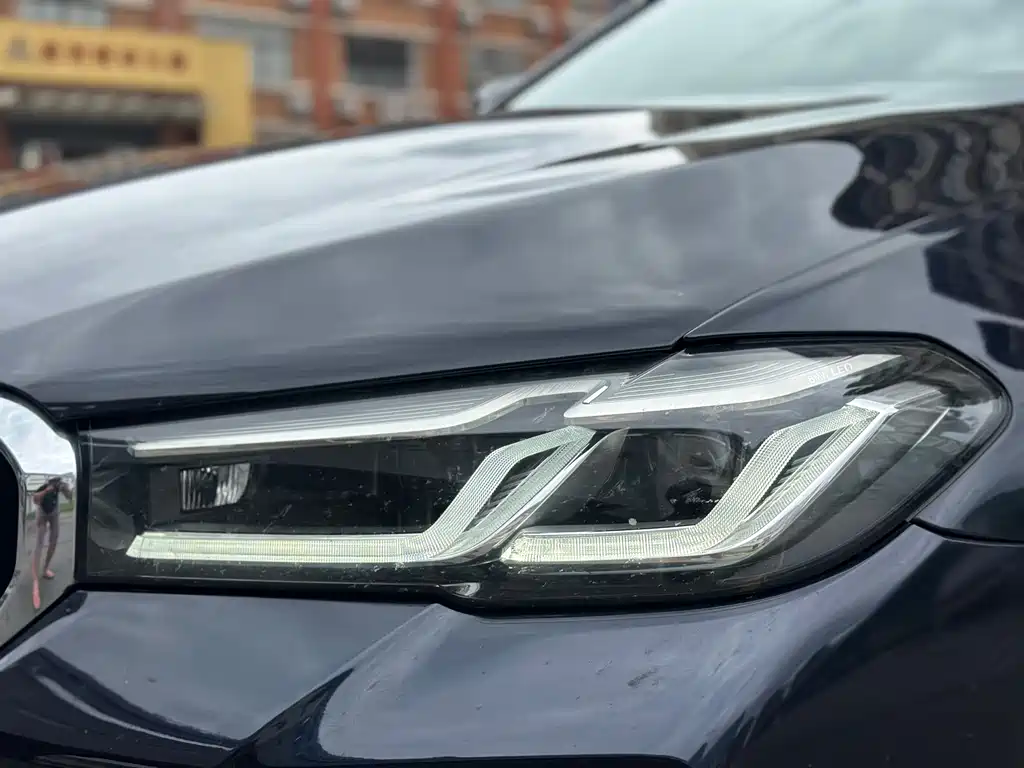 BMW 5 Series — фото 4