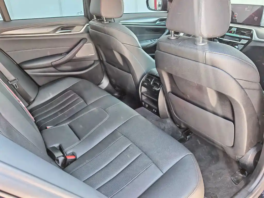 BMW 5 Series (Import) — фото 19