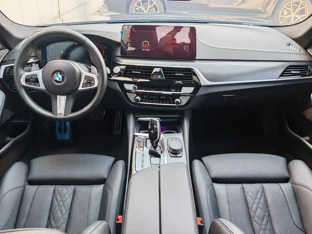 BMW 5 Series (Import) — фото 21
