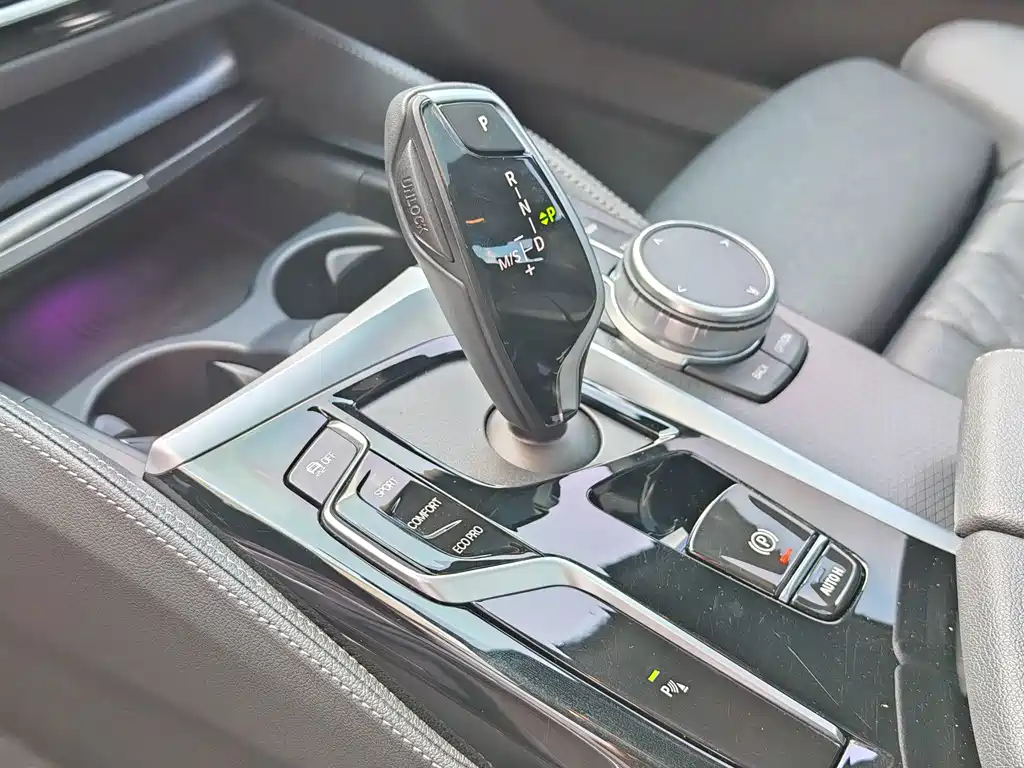 BMW 5 Series (Import) — фото 31