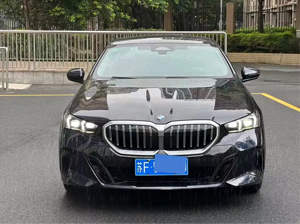 BMW 5 Series (Import) — фото 2