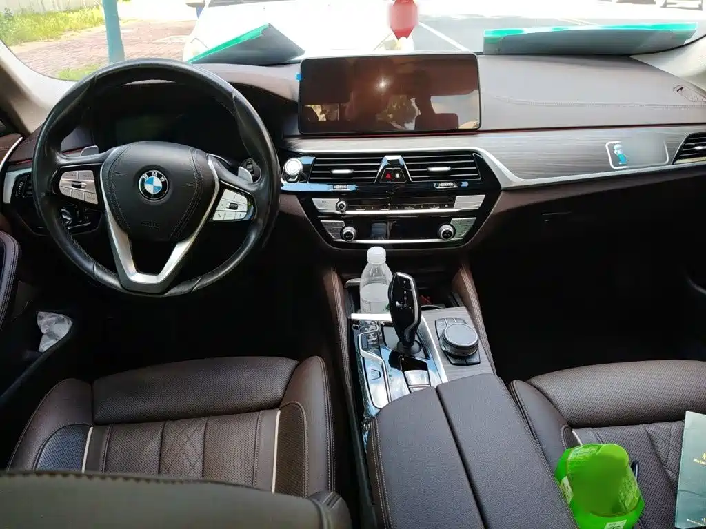 BMW 5 Series — фото 13