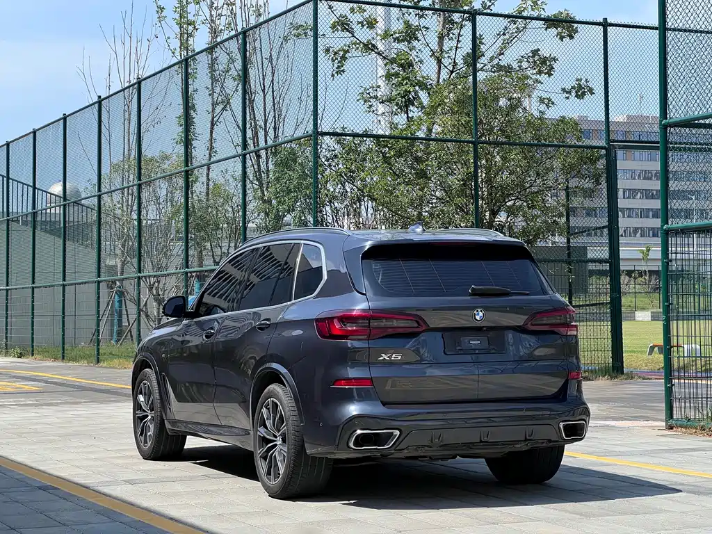 BMW X5 (Import) — фото 4